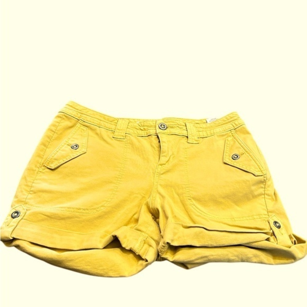 Torrid mustard Yellow cargo rolled cuffed Women's Shorts 10